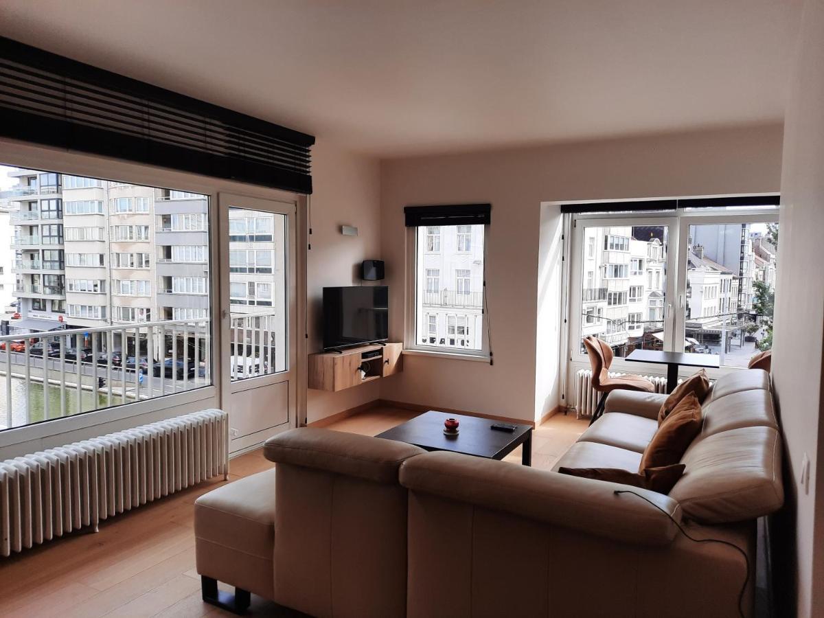 Lichtrijk En Comfortabel Hoekappartement Met Gratis Parking En Zeer Centraal Gelegen - Comme Chez Soi Ostende Exteriér fotografie
