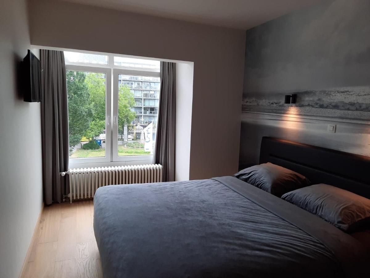 Lichtrijk En Comfortabel Hoekappartement Met Gratis Parking En Zeer Centraal Gelegen - Comme Chez Soi Ostende Exteriér fotografie