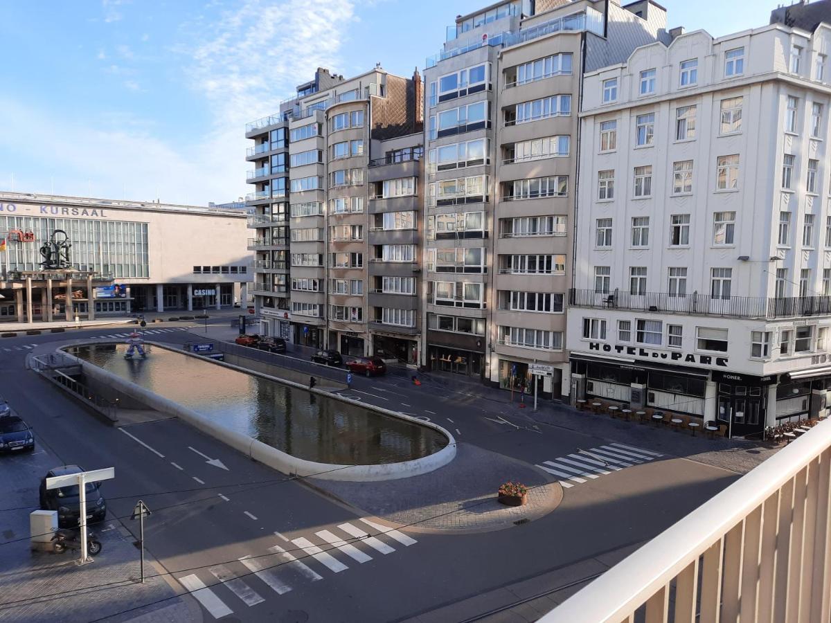 Lichtrijk En Comfortabel Hoekappartement Met Gratis Parking En Zeer Centraal Gelegen - Comme Chez Soi Ostende Exteriér fotografie