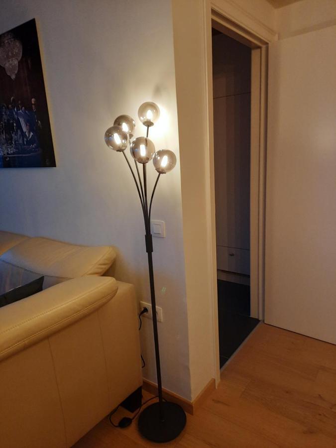 Lichtrijk En Comfortabel Hoekappartement Met Gratis Parking En Zeer Centraal Gelegen - Comme Chez Soi Ostende Exteriér fotografie