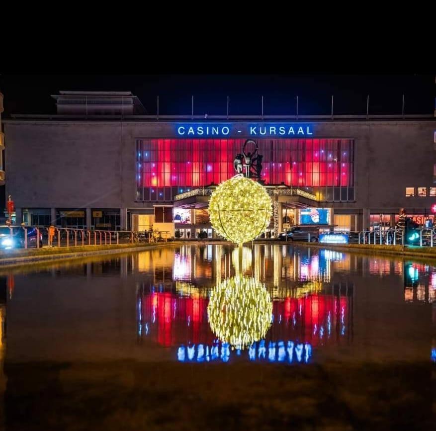 Lichtrijk En Comfortabel Hoekappartement Met Gratis Parking En Zeer Centraal Gelegen - Comme Chez Soi Ostende Exteriér fotografie